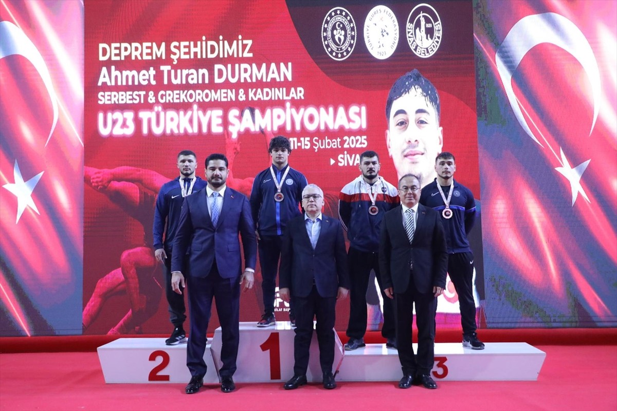 Türkiye Güreş Federasyonu tarafından Taha Akgül Spor Salonu'nda düzenlenen ve Kahramanmaraş...