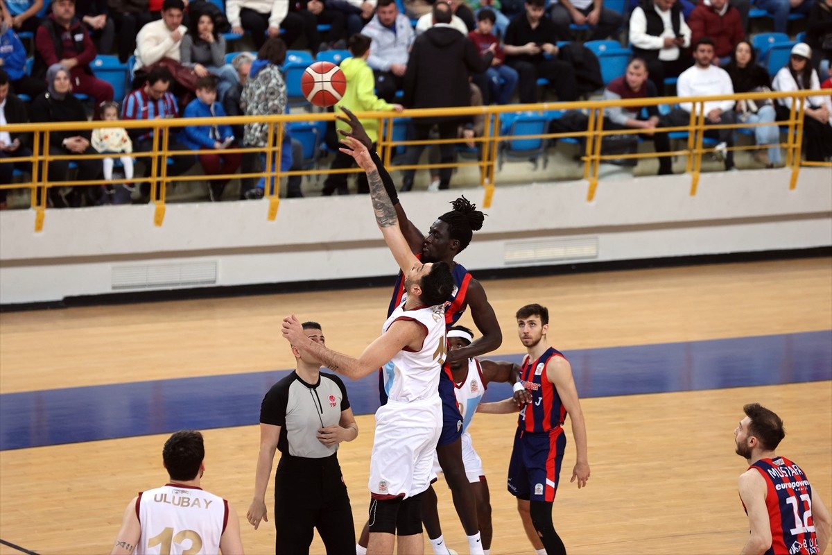 Türkiye Sigorta Türkiye Basketbol Ligi'nin 25. haftasında Trabzonspor ile Carpartner TED Ankara...