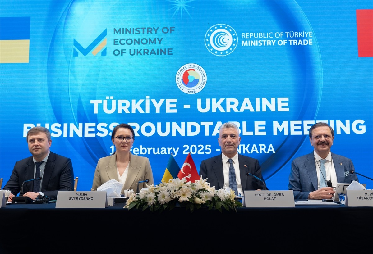 Türkiye-Ukrayna Yuvarlak Masa Toplantısı,Ticaret Bakanı Ömer Bolat (sağ 2), Ukrayna Başbakan...