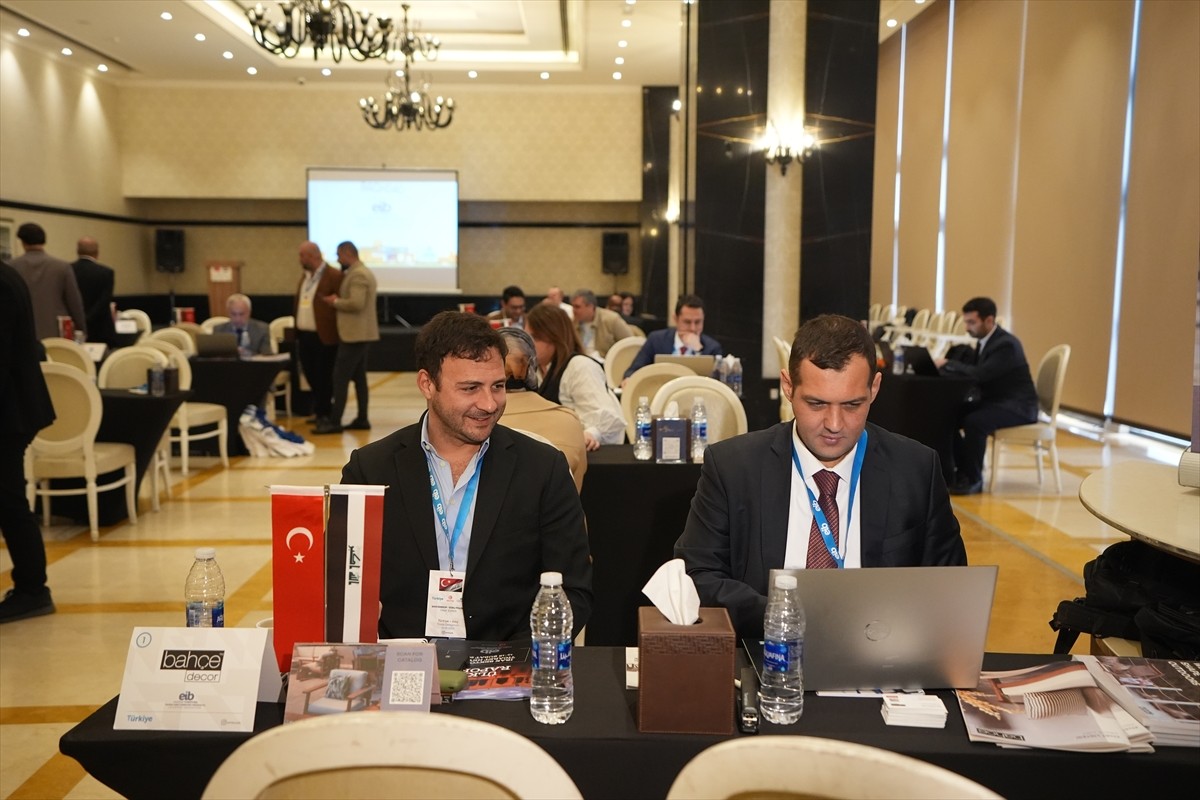 Türkiye ve Irak'tan mobilya firmalarının temsilcileri, Irak'ın başkenti Bağdat’ta bir otelde...