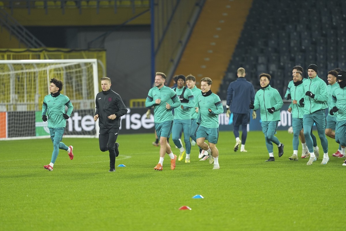 UEFA Avrupa Ligi son 16 play-off turu ilk maçında yarın Fenerbahçe'yle deplasmanda karşılaşacak...