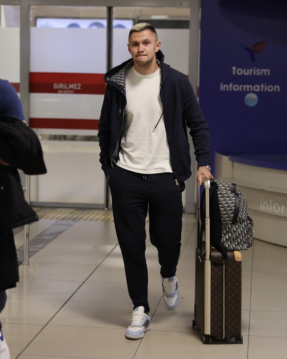 Ukrayna'nın Shakhtar Donetsk takımında forma giyen Oleksandr Zubkov, Trabzonspor ile transfer...