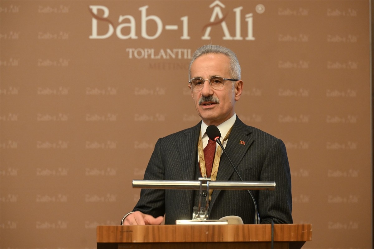 Ulaştırma ve Altyapı Bakanı Abdulkadir Uraloğlu, Bab-ı Ali Toplantıların'a katılarak konuşma...