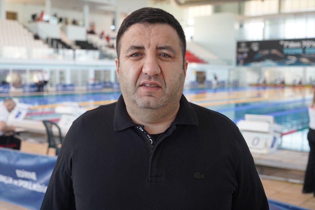 Uluslararası Masterlar Uzun Kulvar Yüzme Şampiyonası, Edirne Olimpik Yüzme Havuzu'nda başladı....