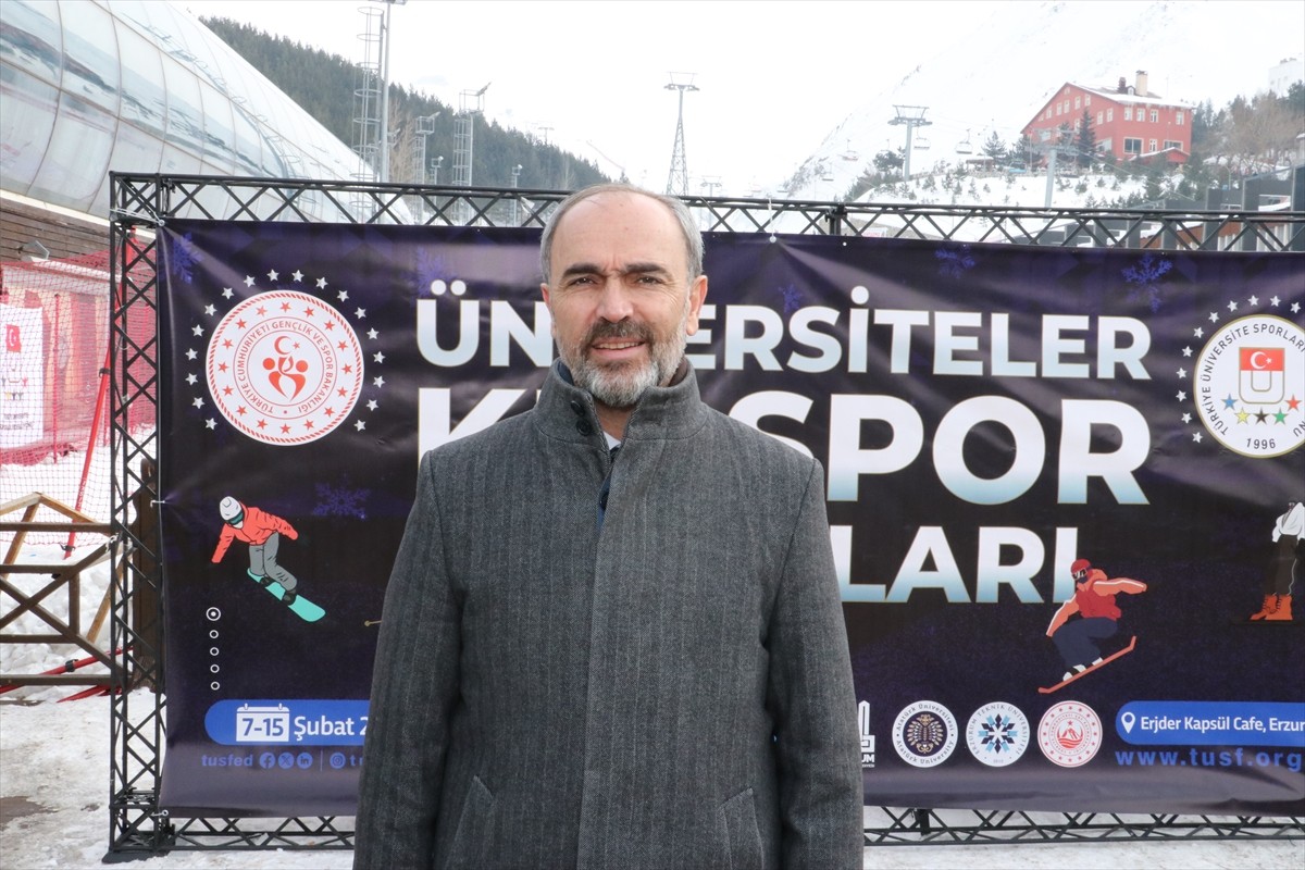 Üniversiteler Kış Sporları Oyunları için Erzurum'a gelen Türkiye Üniversite Sporları Federasyonu...