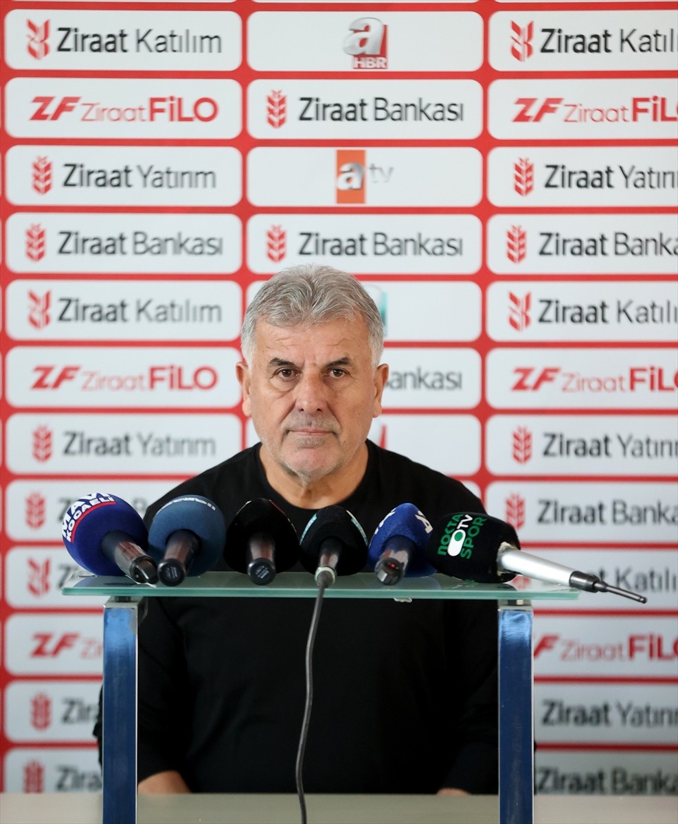 Ziraat Türkiye Kupası D Grubu üçüncü maçında Kocaelispor'a 3-1 yenilen Kırklarelispor'da teknik...