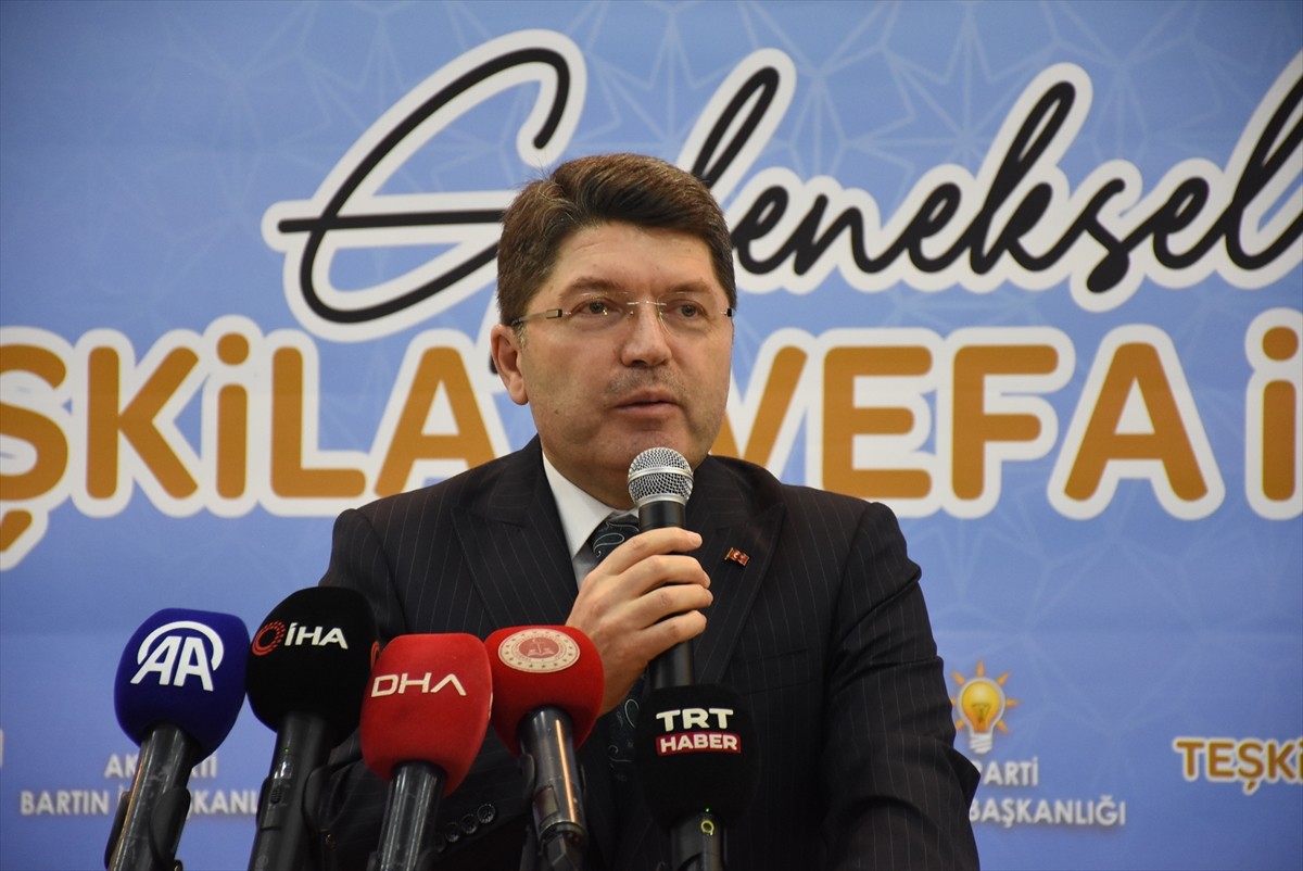 Adalet Bakanı Yılmaz Tunç, AK Parti Bartın İl Başkanlığı tarafından düzenlenen iftar programına...