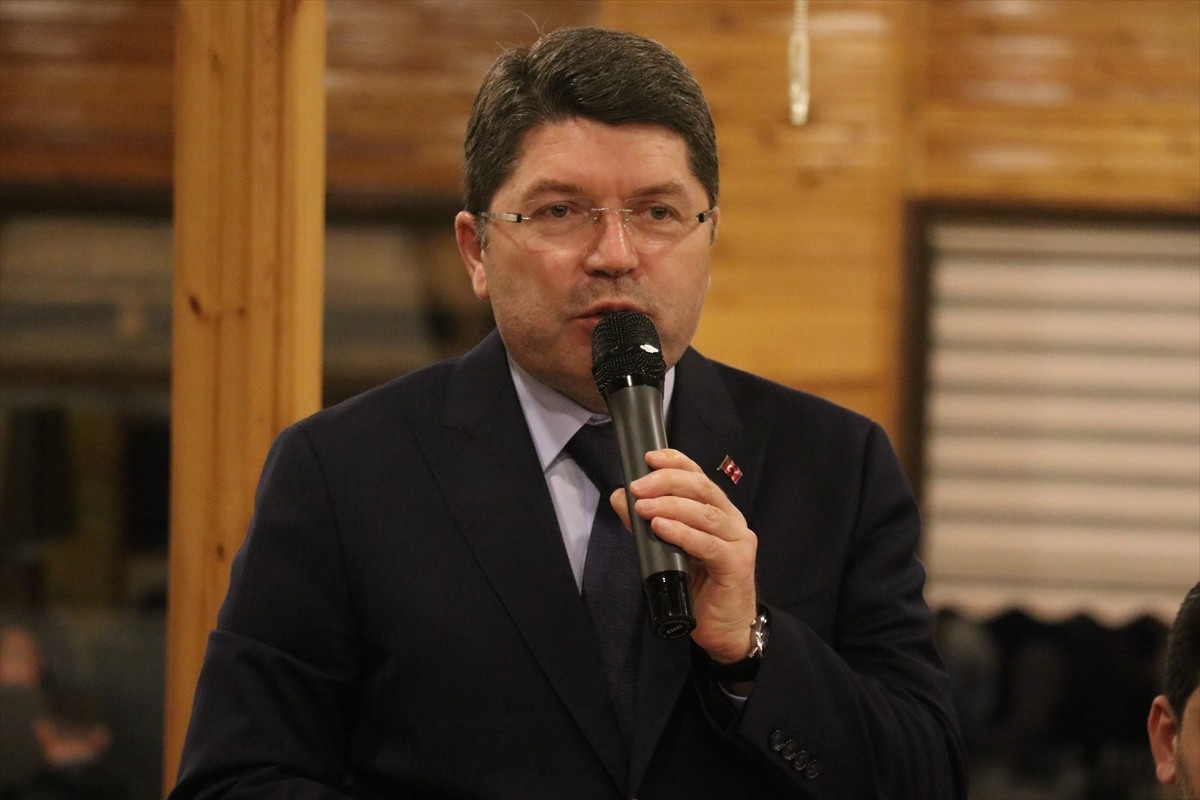 Adalet Bakanı Yılmaz Tunç, Karabük'ün yenice ilçesindeki Ihlamur Teras'ta düzenlenen iftar...