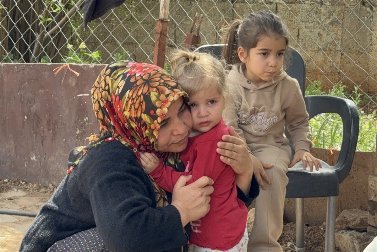 Adana'da 9 ay önce gittikleri semt pazarında alışveriş sırasında 3 yaşındaki kızları Naz Sağın'ın...