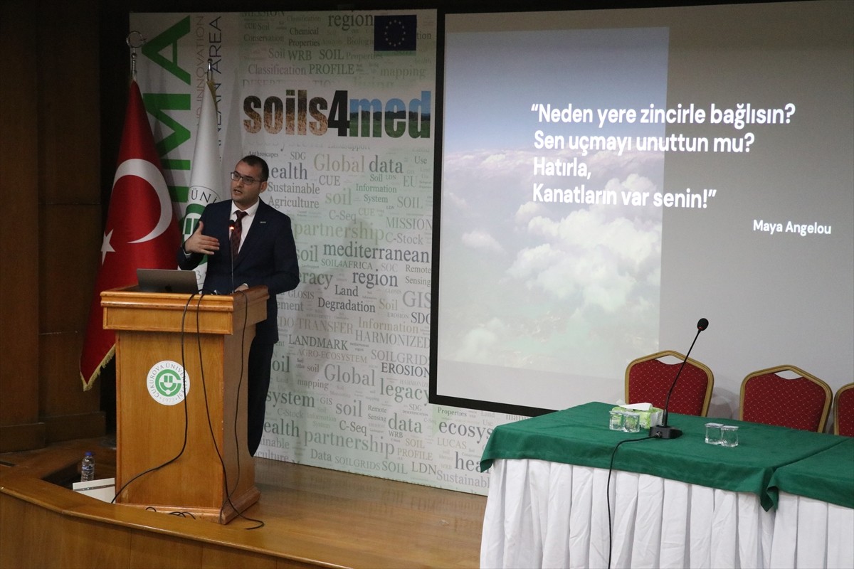 Adana'da Yeşilay ve Çukurova Üniversitesi (ÇÜ) işbirliğinde "Bağımlılıkla Mücadelede Destek...