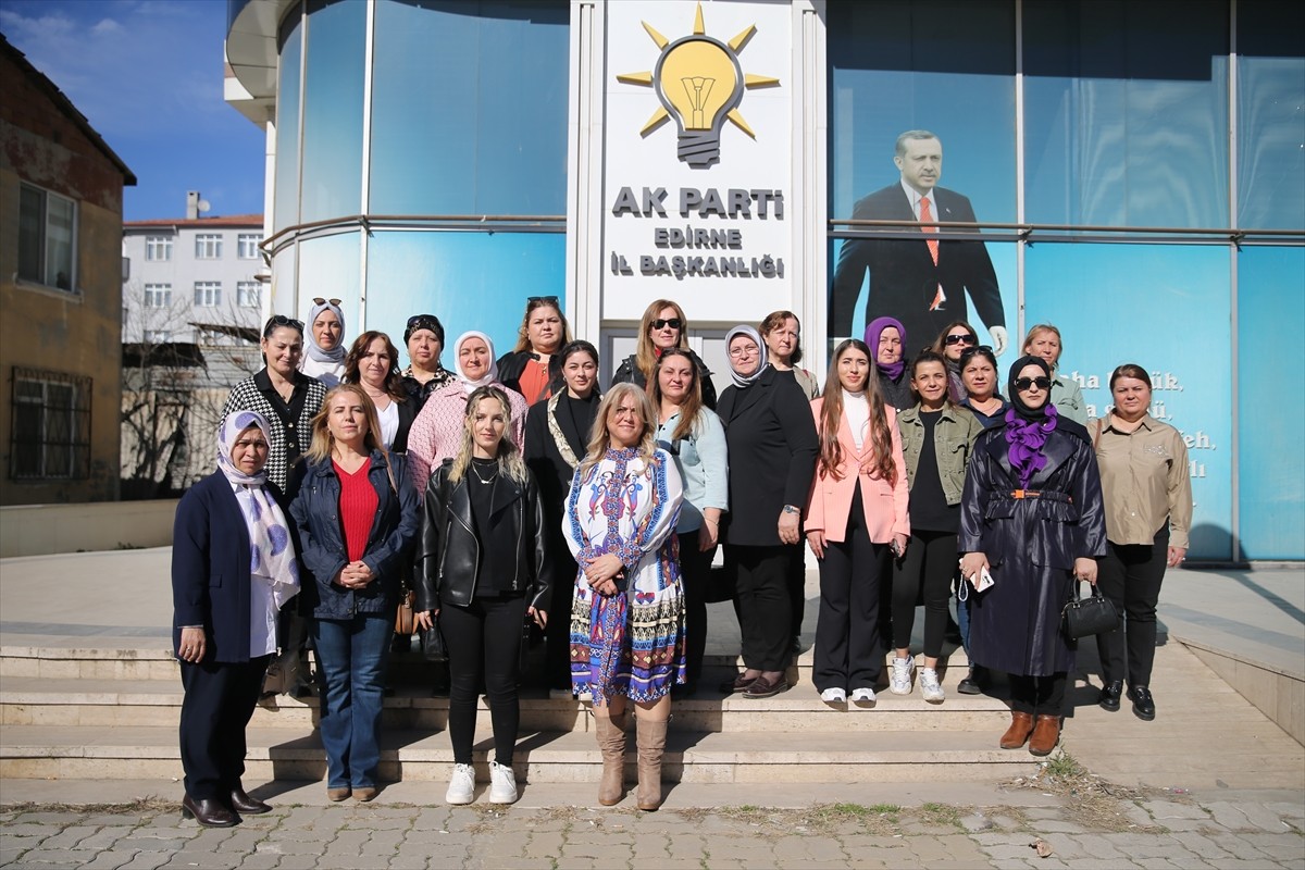 AK Parti Edirne Kadın Kolları Siyasi ve Hukuk İşleri Birimi Başkanı Emel Hatipoğlu, 8 Mart Dünya...