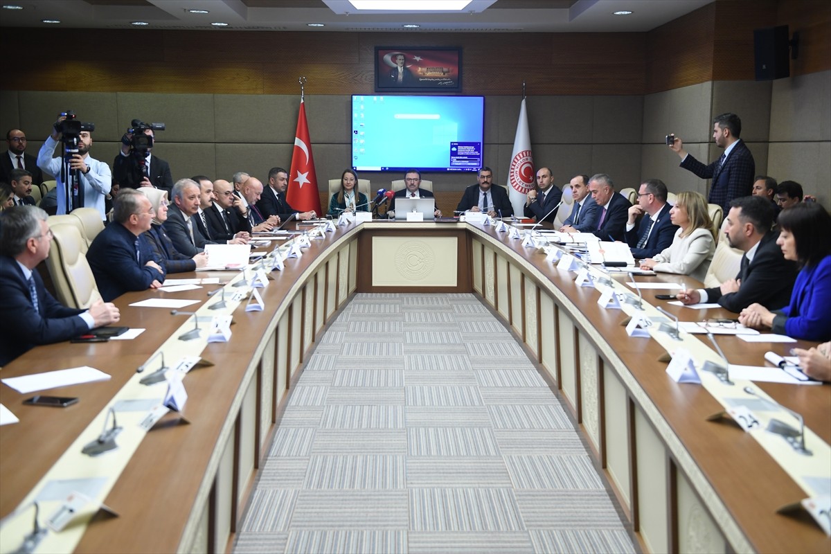 AK Parti Erzurum Milletvekili Selami Altınok (fotoğrafta) başkanlığında toplanan TBMM Kartalkaya...