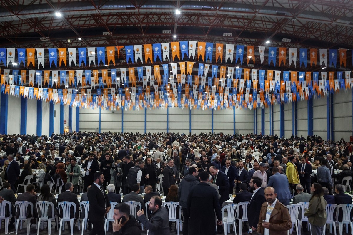 AK Parti Genel Başkan Yardımcısı Ahmet Büyükgümüş, partisinin Mersin İl Başkanlığınca Yenişehir...