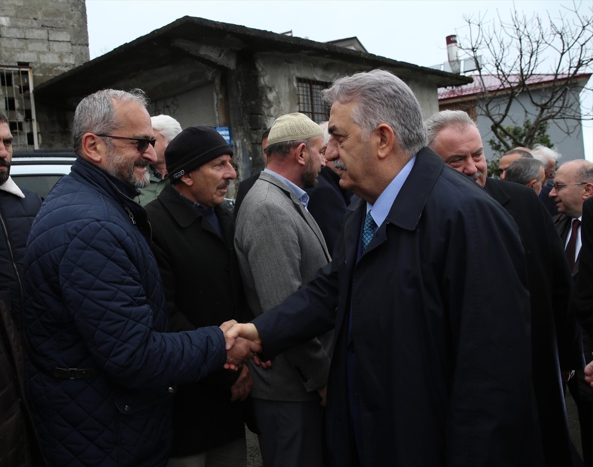 AK Parti Genel Başkan Yardımcısı Hayati Yazıcı, çeşitli programlar için geldiği Rize'nin Çayeli...
