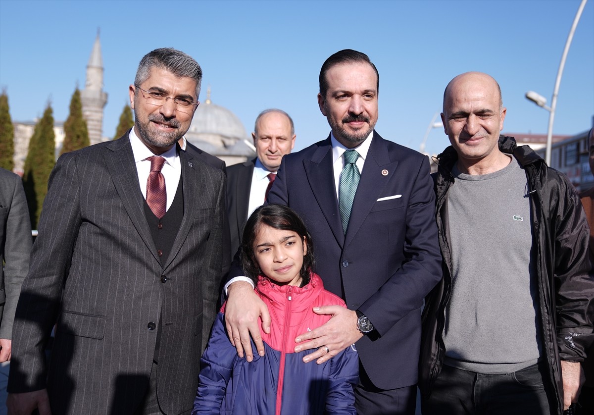 AK Parti Genel Başkan Yardımcısı Kürşad Zorlu (ortada), Erzurum'da esnaf ziyareti gerçekleştirdi...