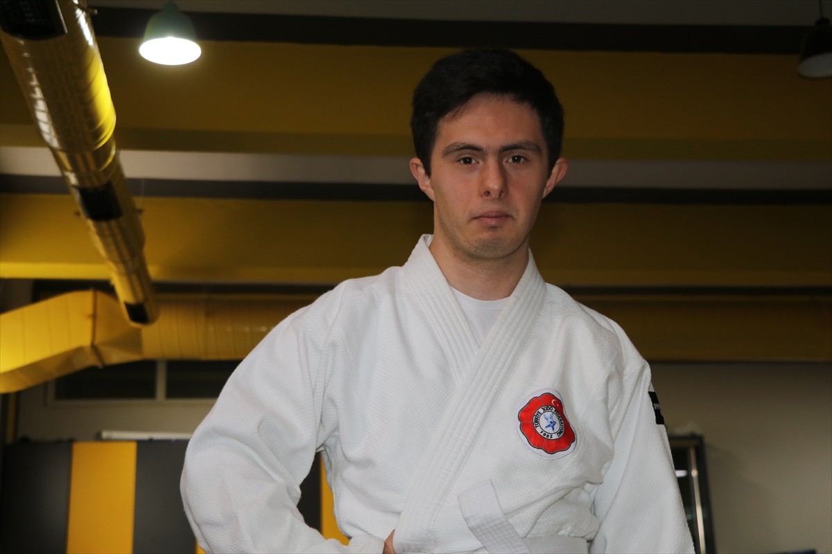 Ankara'da düzenlenecek milli takım seçmelerine katılacak down sendromlu judocu Ömer Faruk Demir...