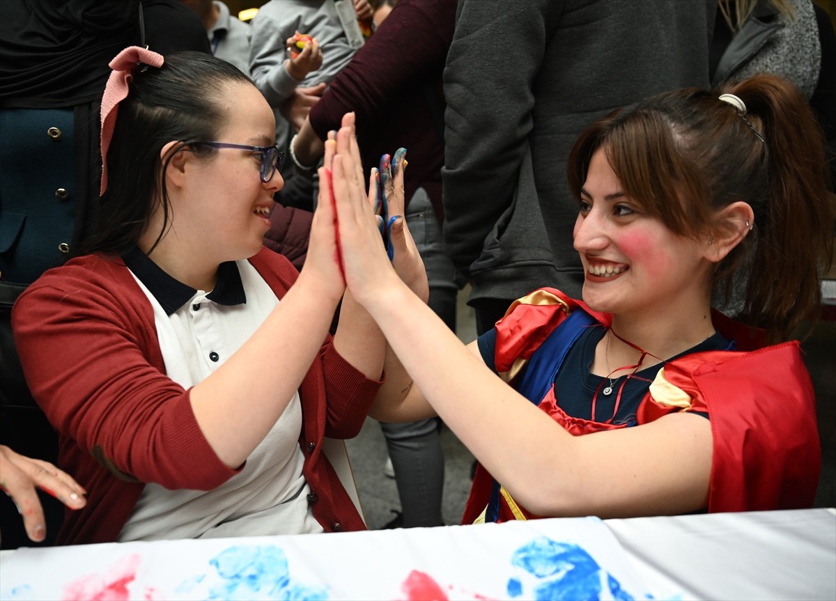 Ankara Bilkent Şehir Hastanesi'nde "21 Mart Dünya Down Sendromlular Farkındalık Günü" kapsamında...