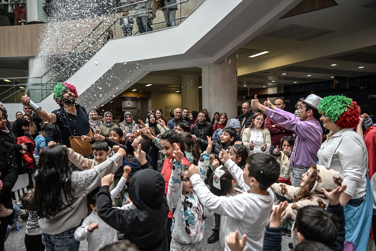 Ankara Bilkent Şehir Hastanesi'nde "21 Mart Dünya Down Sendromlular Farkındalık Günü" kapsamında...