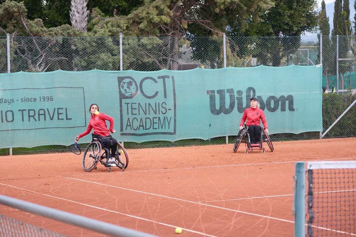 Antalya'da düzenlenen Tekerlekli Sandalye Tenisi Dünya Takımlar Kupası Avrupa Elemeleri'nin ilk...