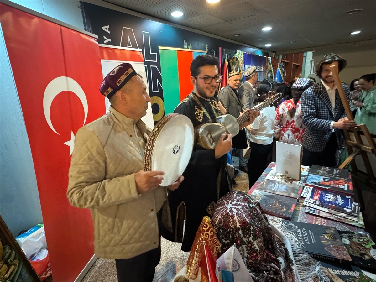 Antalya'nın fethinin 818. yılı anısına fetih sergisi açıldı.  Atatürk Kültür Merkezi'nde açılan...