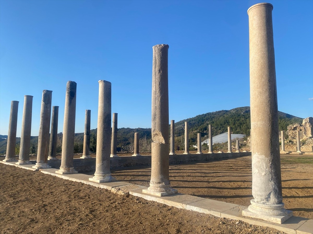 Antalya'nın Gazipaşa ve Alanya ilçelerinde düzenlenen 2. Uluslararası Türkiye Tekstil Bienali...