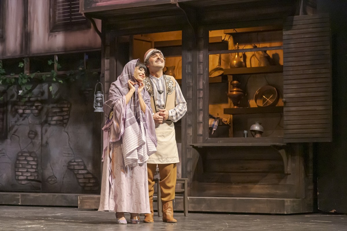 Antalya Devlet Opera ve Balesi (DOB), "7 Kocalı Hürmüz" müzikalini sanatseverlerle...