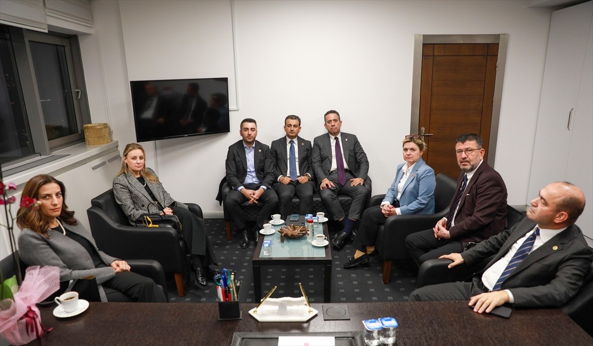  Bazı siyasi partiler, İstanbul Büyükşehir Belediye (İBB) Başkanı Ekrem İmamoğlu'nun, İBB'ye...