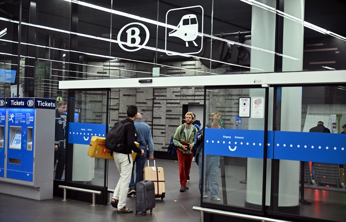 Belçika'da sendikalar, hükümetin sosyal kesinti ve kemer sıkma politikalarına karşı ülke genelinde...