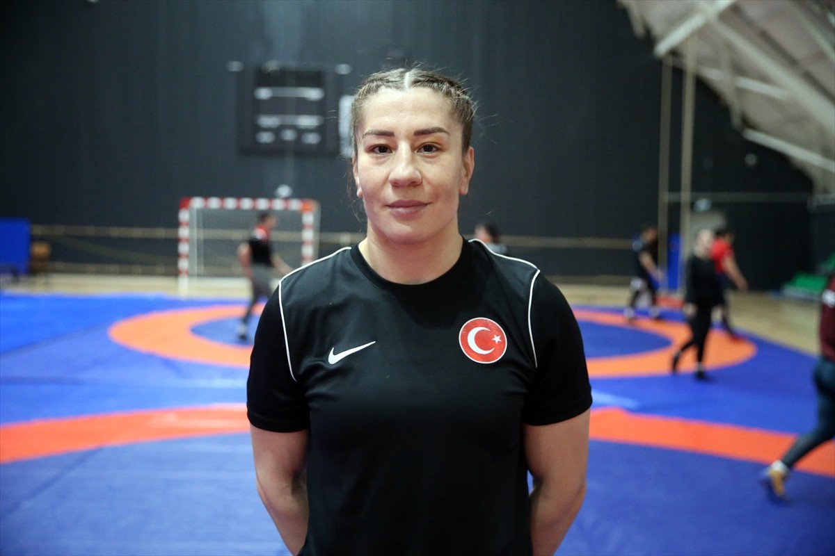 Bugüne kadar 7 kez Avrupa şampiyonu olan milli güreşçi Yasemin Adar Yiğit'in hedefi altın...