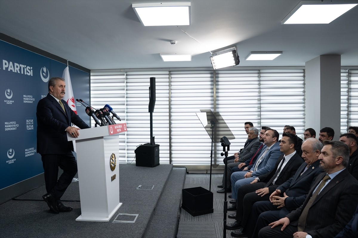 Büyük Birlik Partisi (BBP) Genel Başkanı Mustafa Destici, partisinin genel merkezinde basın...