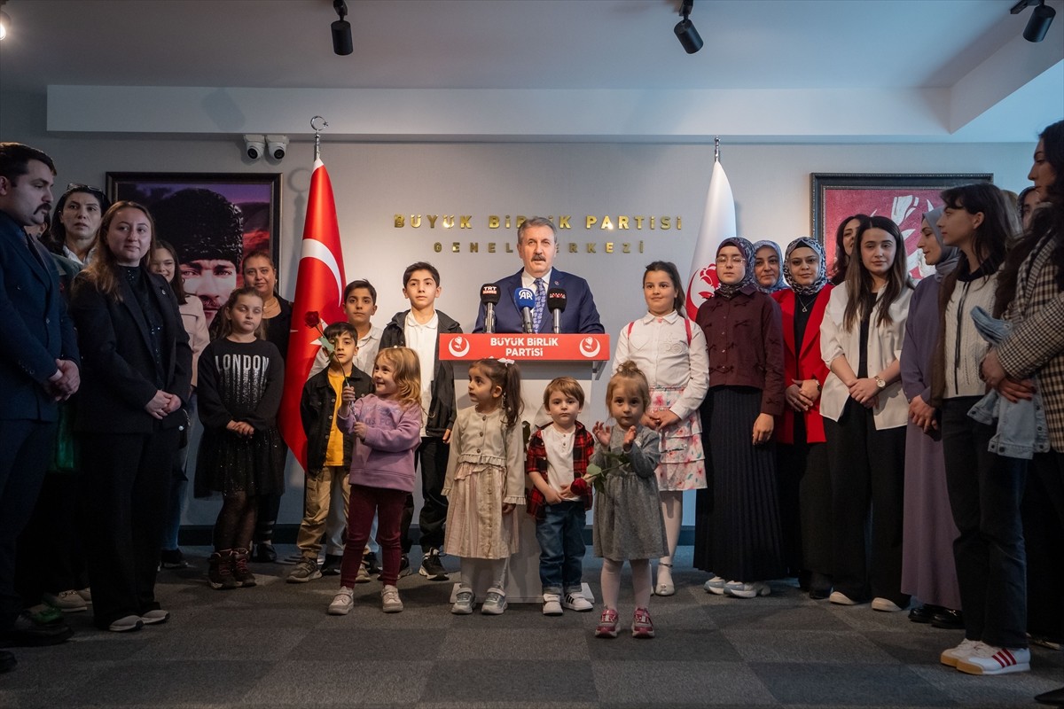Büyük Birlik Partisi (BBP) Genel Başkanı Mustafa Destici, partisinin genel merkezindeki...