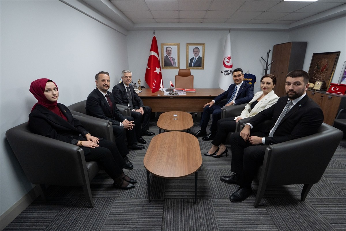 Büyük Birlik Partisi (BBP), Ramazan Bayramı dolayısıyla düzenlenen siyasi partiler arası...