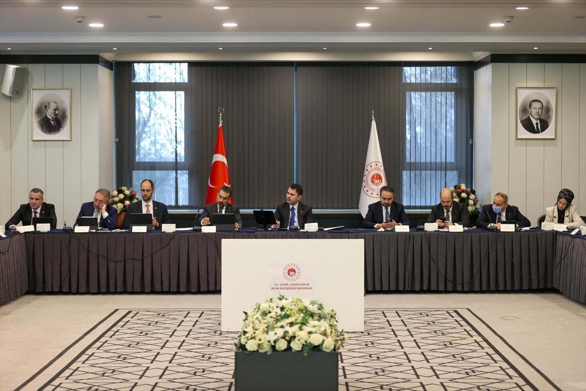 Çevre, Şehircilik ve İklim Değişikliği Bakanı Murat Kurum, AK Parti Ankara İl Teşkilatı ile bir...