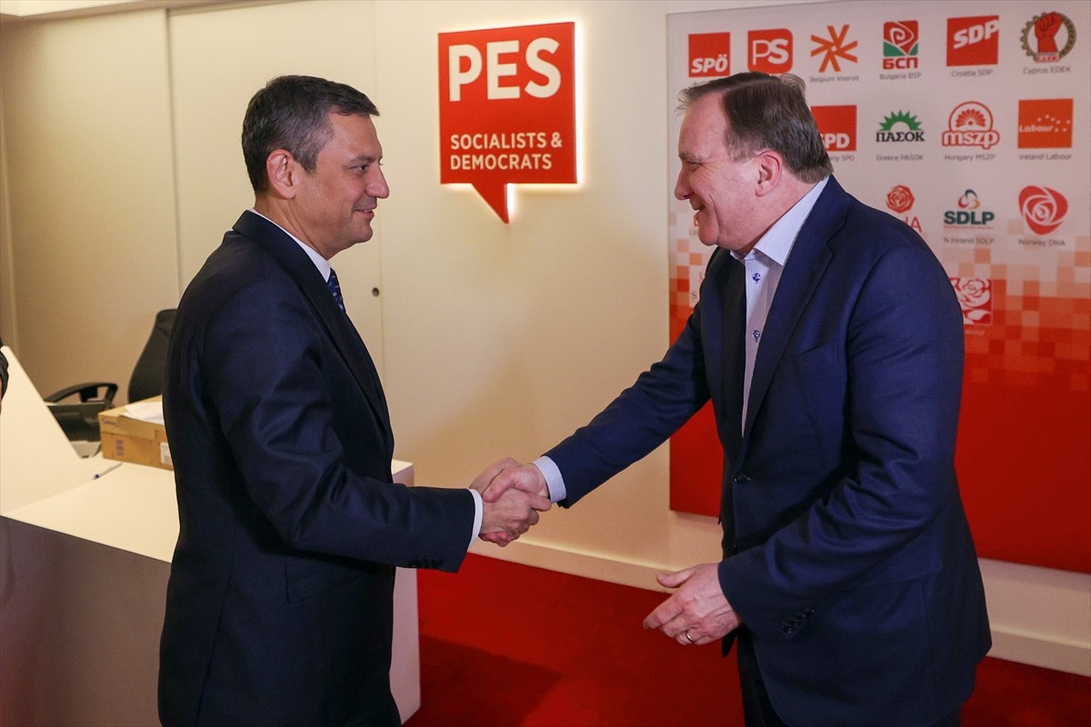 CHP Genel Başkanı Özgür Özel, Brüksel temasları kapsamında Avrupa Sosyalist Partisi (PES) Başkanı...