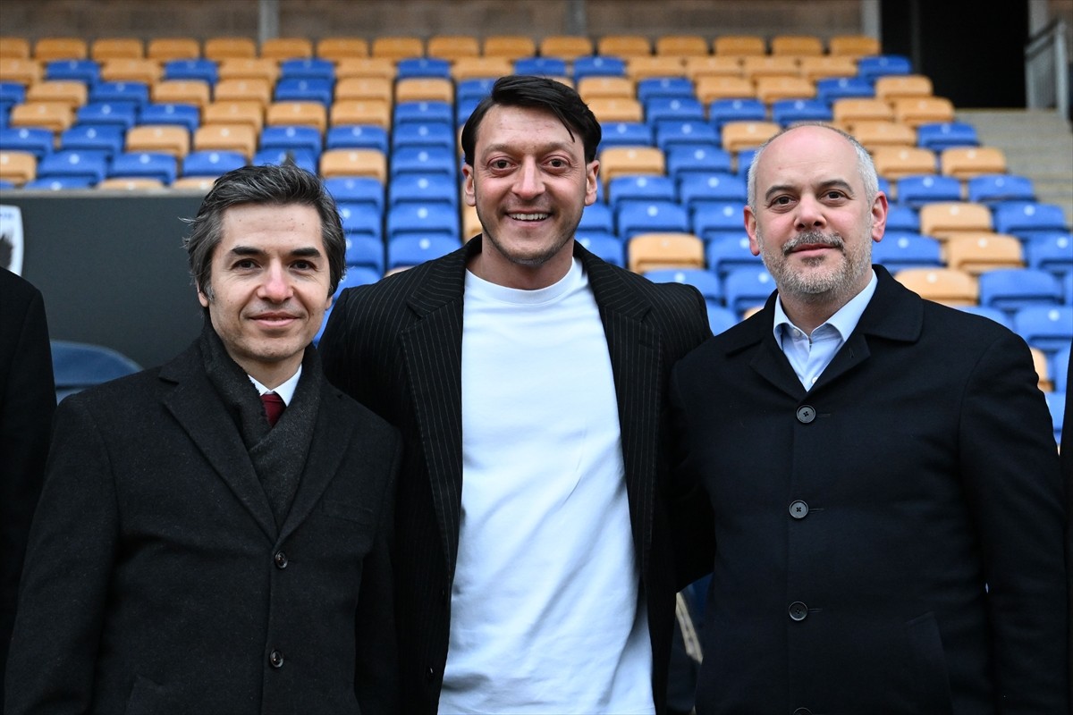 Cumhurbaşkanı Dış Politika ve Güvenlik Başdanışmanı Büyükelçi Akif Çağatay Kılıç (sağda) ve AK...