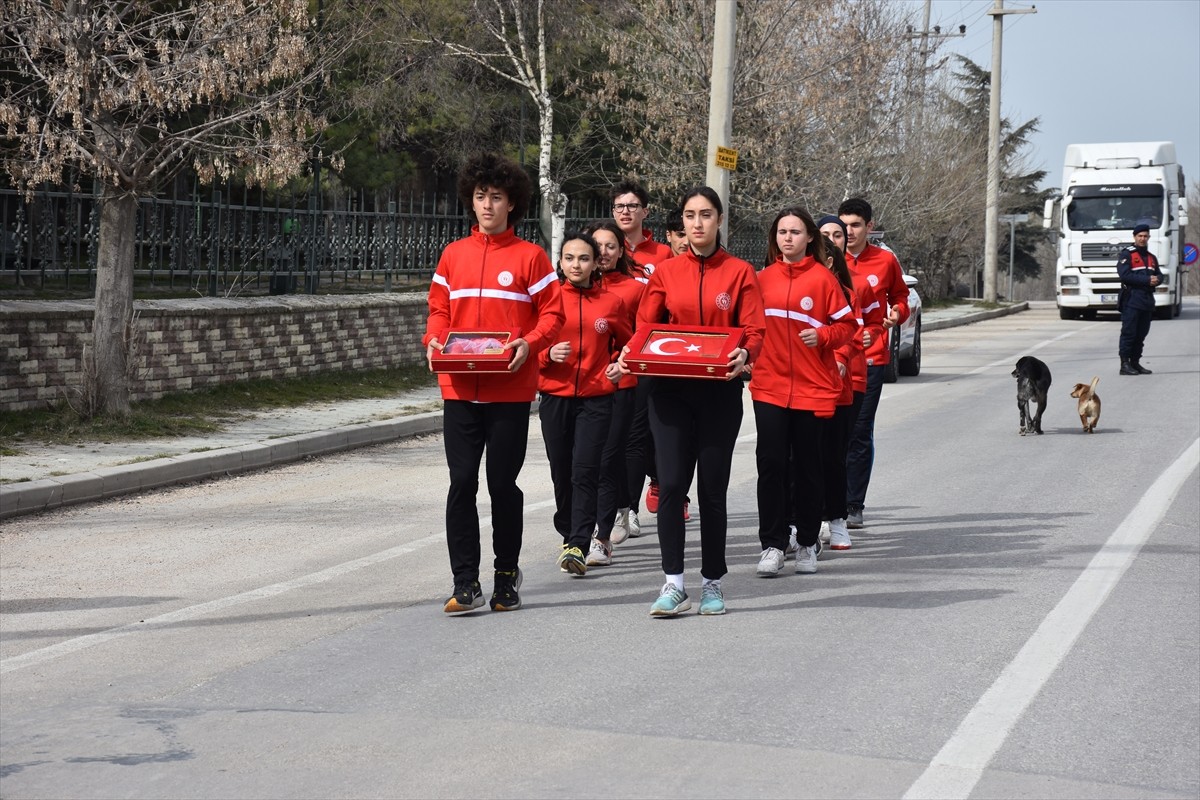 Cumhurbaşkanı Recep Tayyip Erdoğan'a 18 Mart'ta sunulmak üzere Gelibolu Yarımadası'ndan alınan...