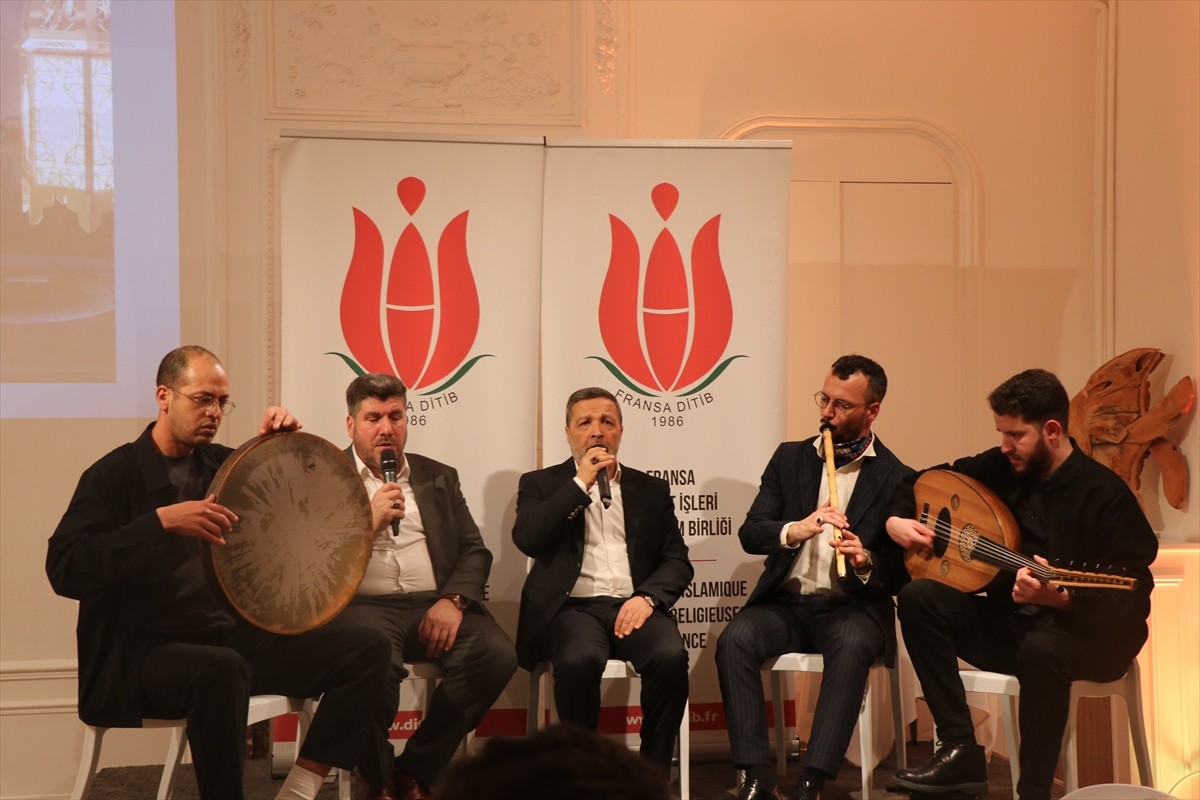 Diyanet İşleri Türk İslam Birliği (DİTİB) Fransa, geleneksel iftar programını Paris'te...