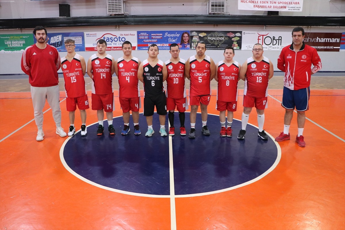 Down Sendromlular Basketbol Milli Takımı, İtalya'da haziran ayında yapılacak Avrupa Şampiyonası...