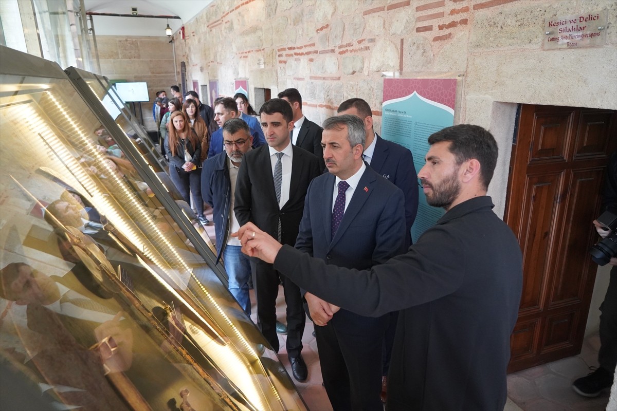 Edirne'de, neolitik dönemden Cumhuriyet'in ilk yıllarına kadar silah teknolojisinin gelişimini...