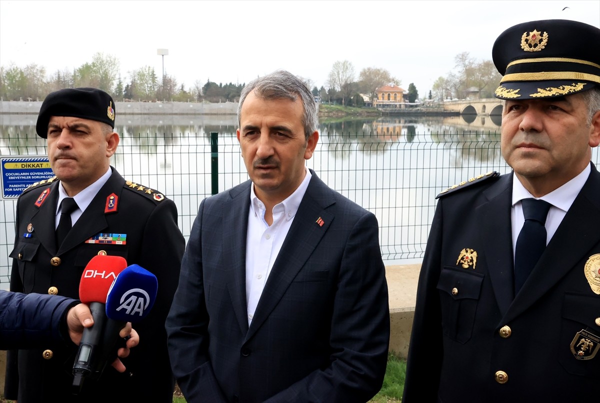 Edirne Valisi Yunus Sezer, bayram tatili süresince turizm hareketliliğinin yaşanacağı kentte...