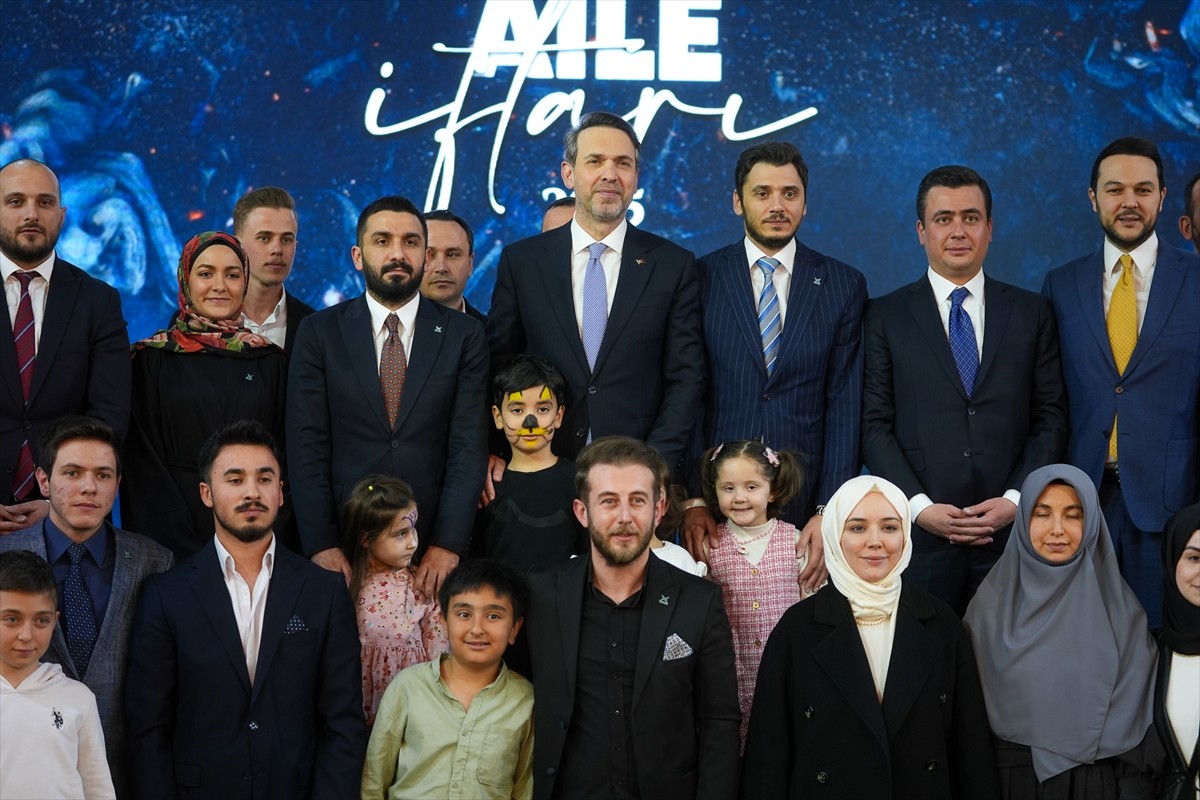 Enerji ve Tabii Kaynaklar Bakanı Alparslan Bayraktar, Türkiye Gençlik Vakfı (TÜGVA) Ankara İl...