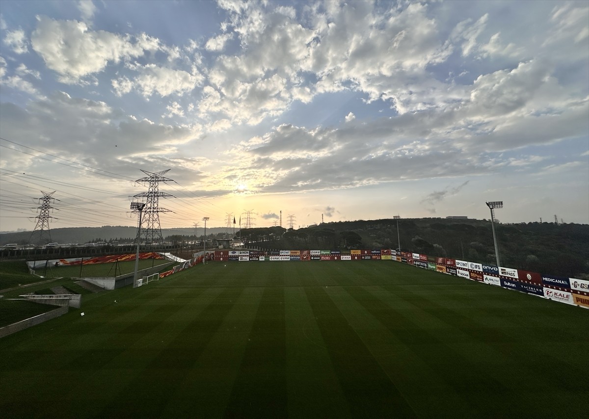 Galatasaray Kulübünün yapımı tamamlanan Kemerburgaz Metin Oktay Tesisleri, basın tanıtıldı....