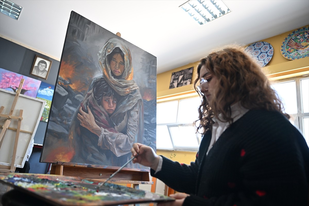 Gaziantep Ticaret Odası Güzel Sanatlar Lisesi öğrencileri Gazze'de yaşanan dramı resmetti.