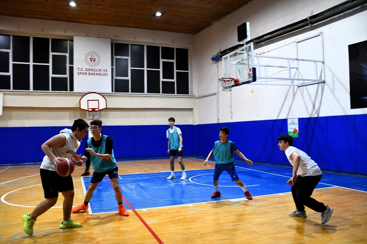 Gençlik ve Spor Bakanlığı, Yeşilay Şube Başkanlıkları ve Yeşilay Spor Kulübünün desteğiyle 81 ilde...