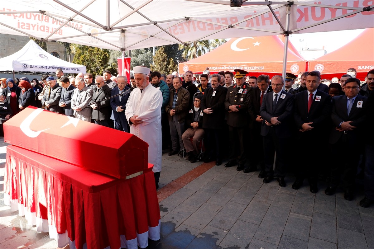 Görevli bulunduğu Pençe Kilit Operasyonu bölgesinde rahatsızlanarak şehit olan 33 yaşındaki...