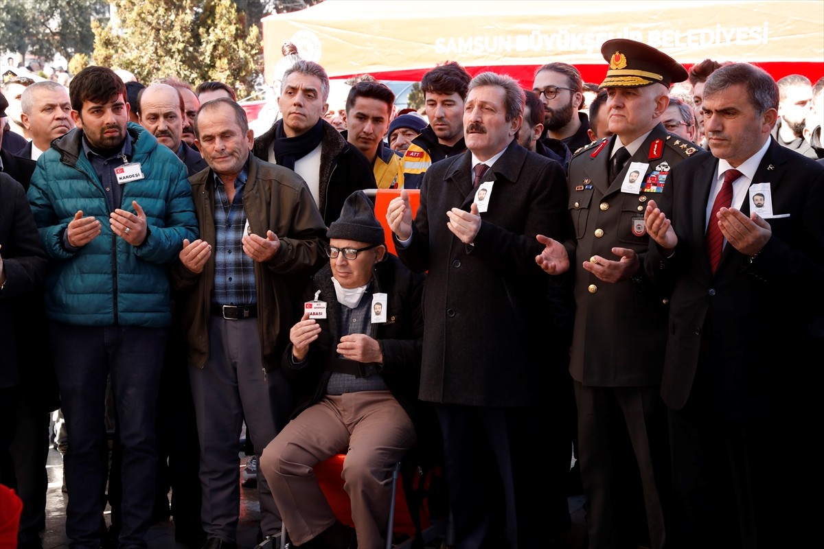 Görevli bulunduğu Pençe Kilit Operasyonu bölgesinde rahatsızlanarak şehit olan 33 yaşındaki...