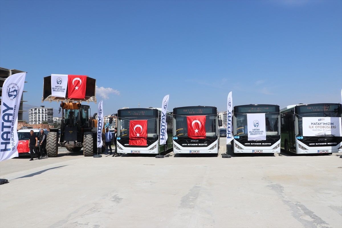 Hatay Büyükşehir Belediyesi tarafından çeşitli hizmetlerde kullanılmak üzere satın alınan otobüs...