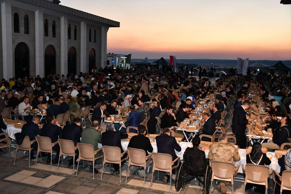 İçişleri Bakanı Ali Yerlikaya, Batman'da Valilik ve Belediye tarafından Necat Nasıroğlu...