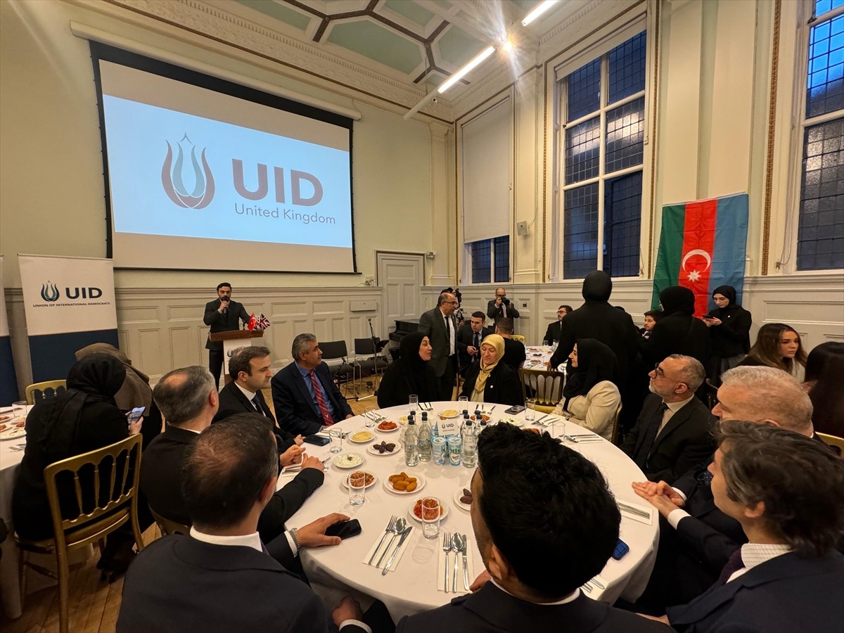 İngiltere'nin başkenti Londra'da Uluslararası Demokratlar Birliği (UID) iftar programı...