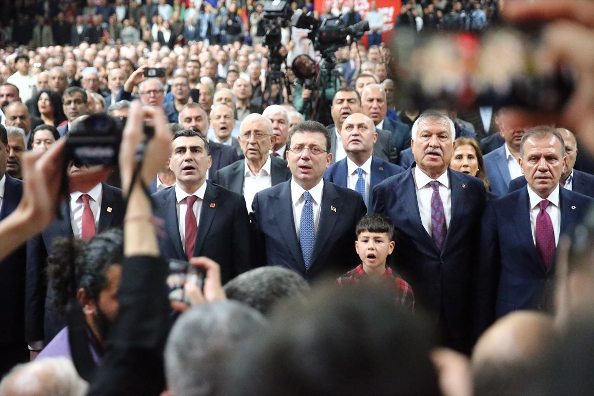 İstanbul Büyükşehir Belediye Başkanı Ekrem İmamoğlu, CHP'nin cumhurbaşkanı adayını belirlemek için...